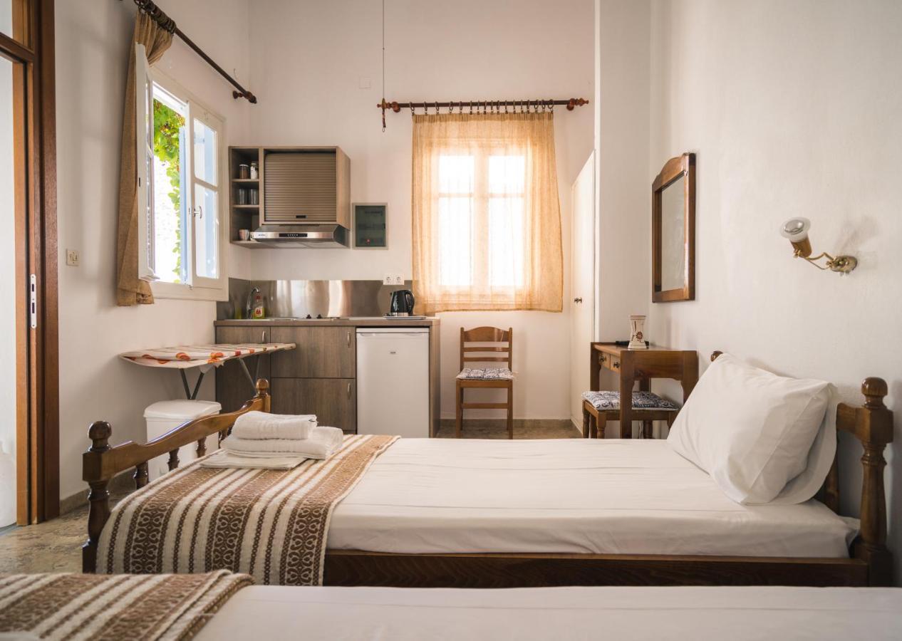 Hotel Podotas Group à Kamares  Extérieur photo