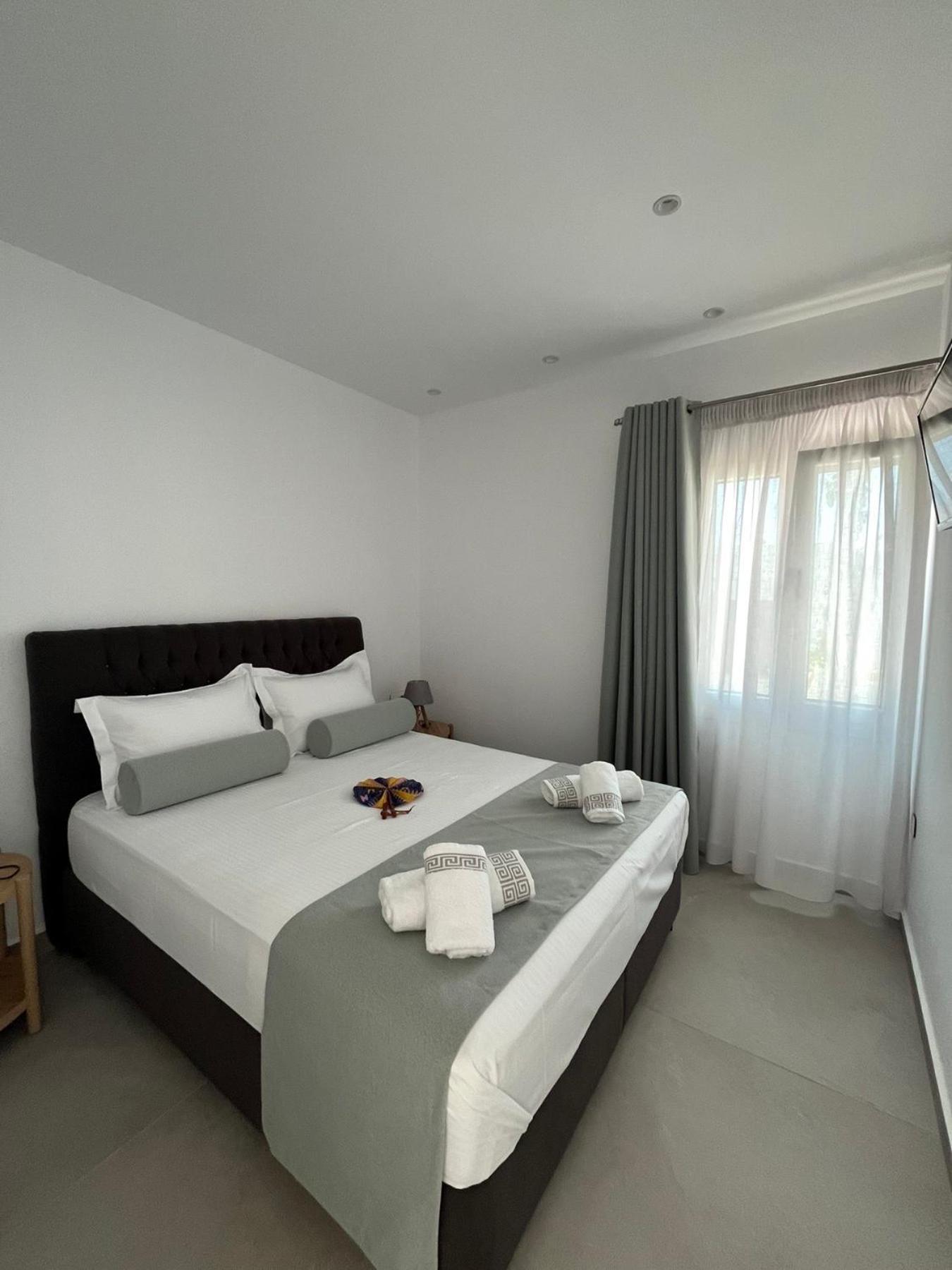 Hotel Podotas Group à Kamares  Extérieur photo
